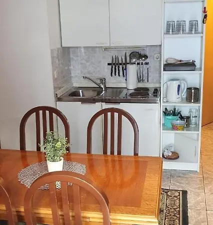 Leko Apartment *