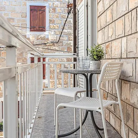 Leko Apartment *
