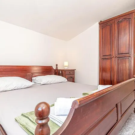 Leko Apartment *