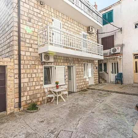Apartment Leko *